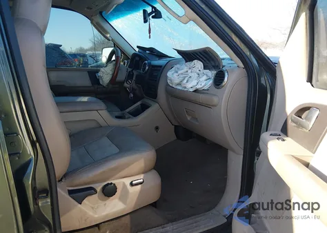 2004 Ford Expedition Eddie Bauer z USA, uszkodzony, nr VIN 1FMFU18L24LA63085